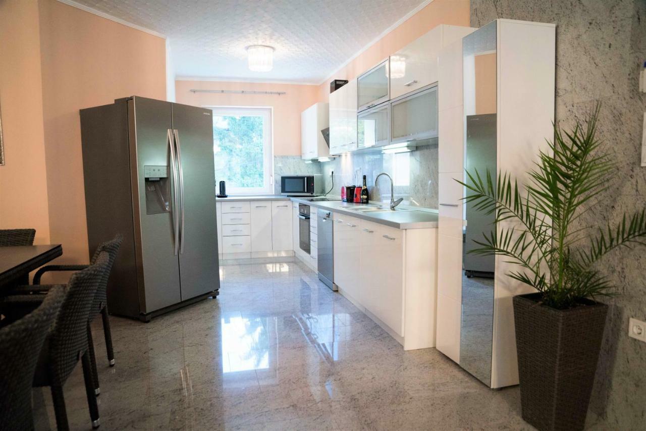 Brillwellness Hotel ซาลาคาโรส ภายนอก รูปภาพ